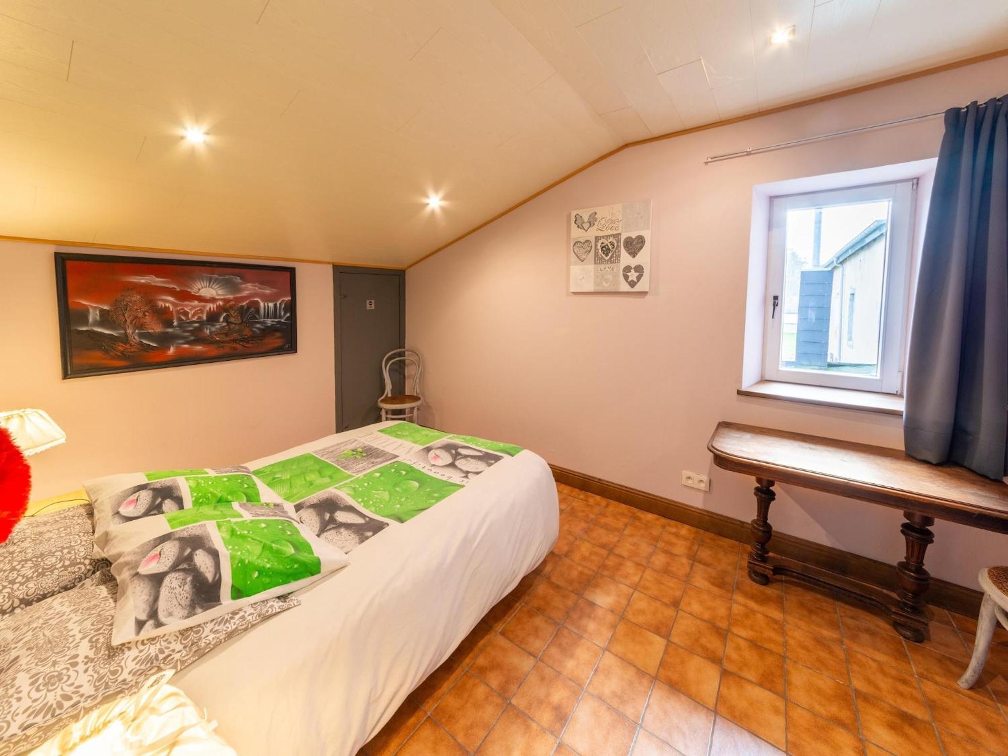 Holiday Home With Bubble Bath Florenville Exterior foto