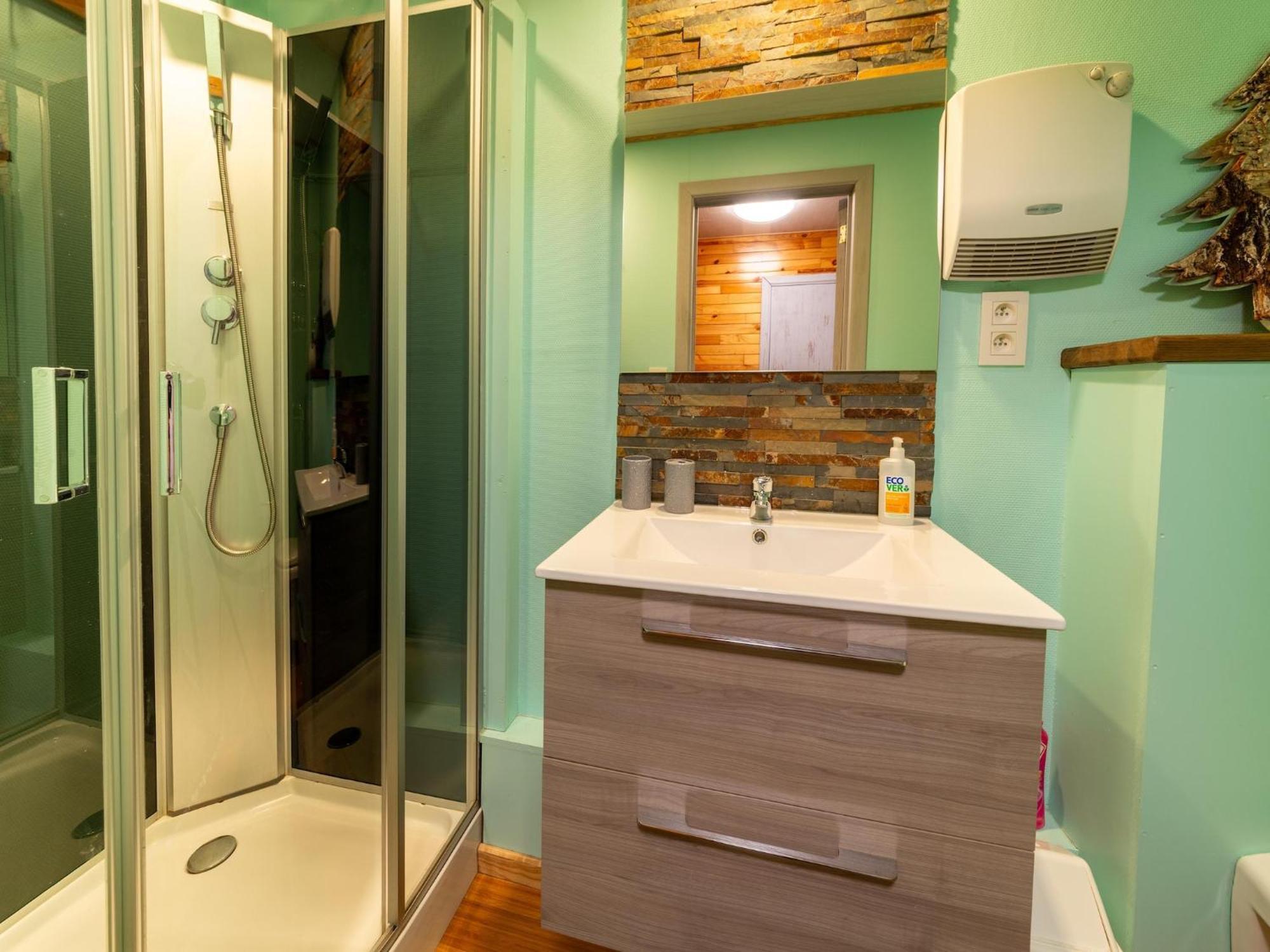 Holiday Home With Bubble Bath Florenville Exterior foto