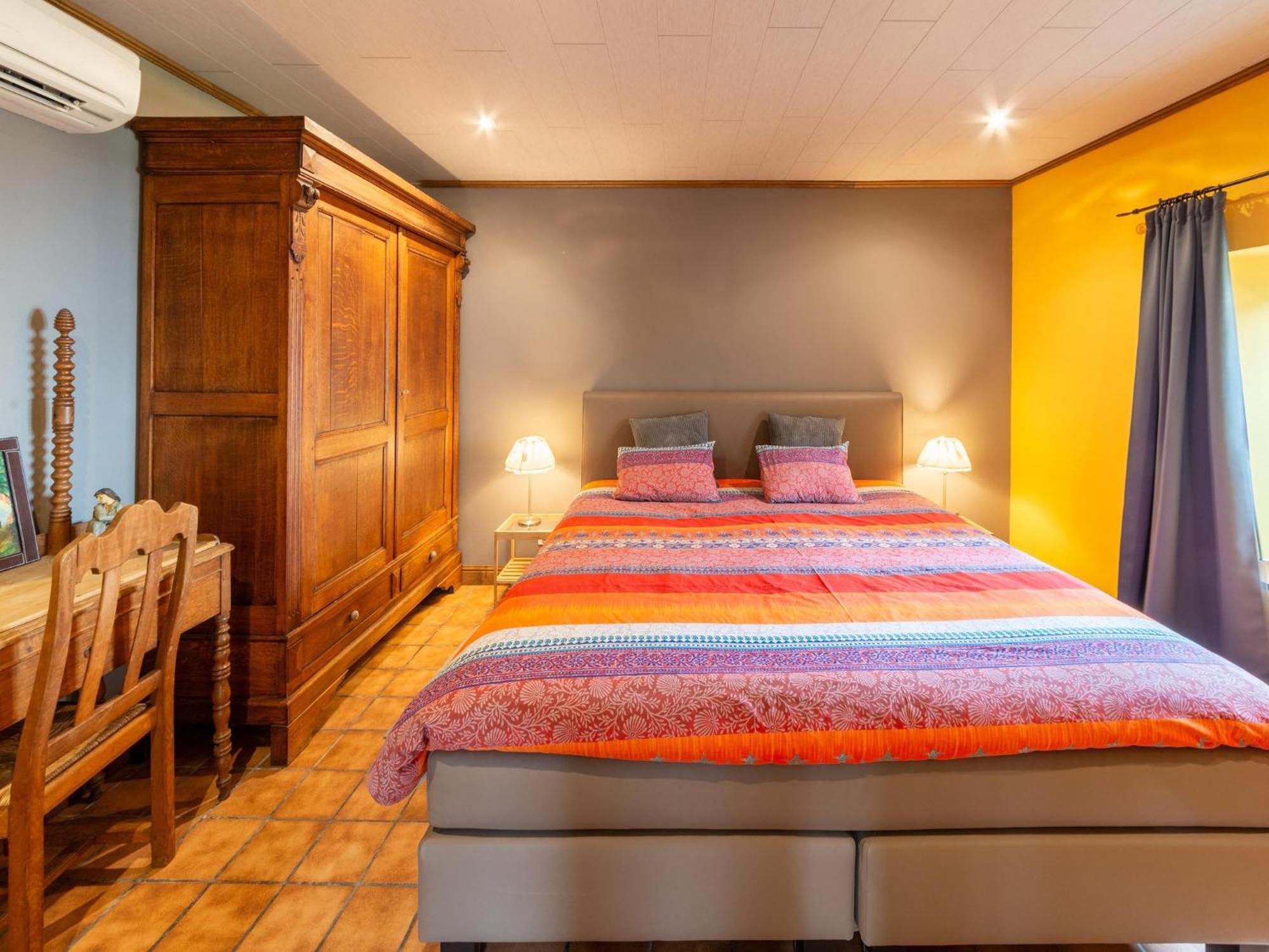 Holiday Home With Bubble Bath Florenville Exterior foto