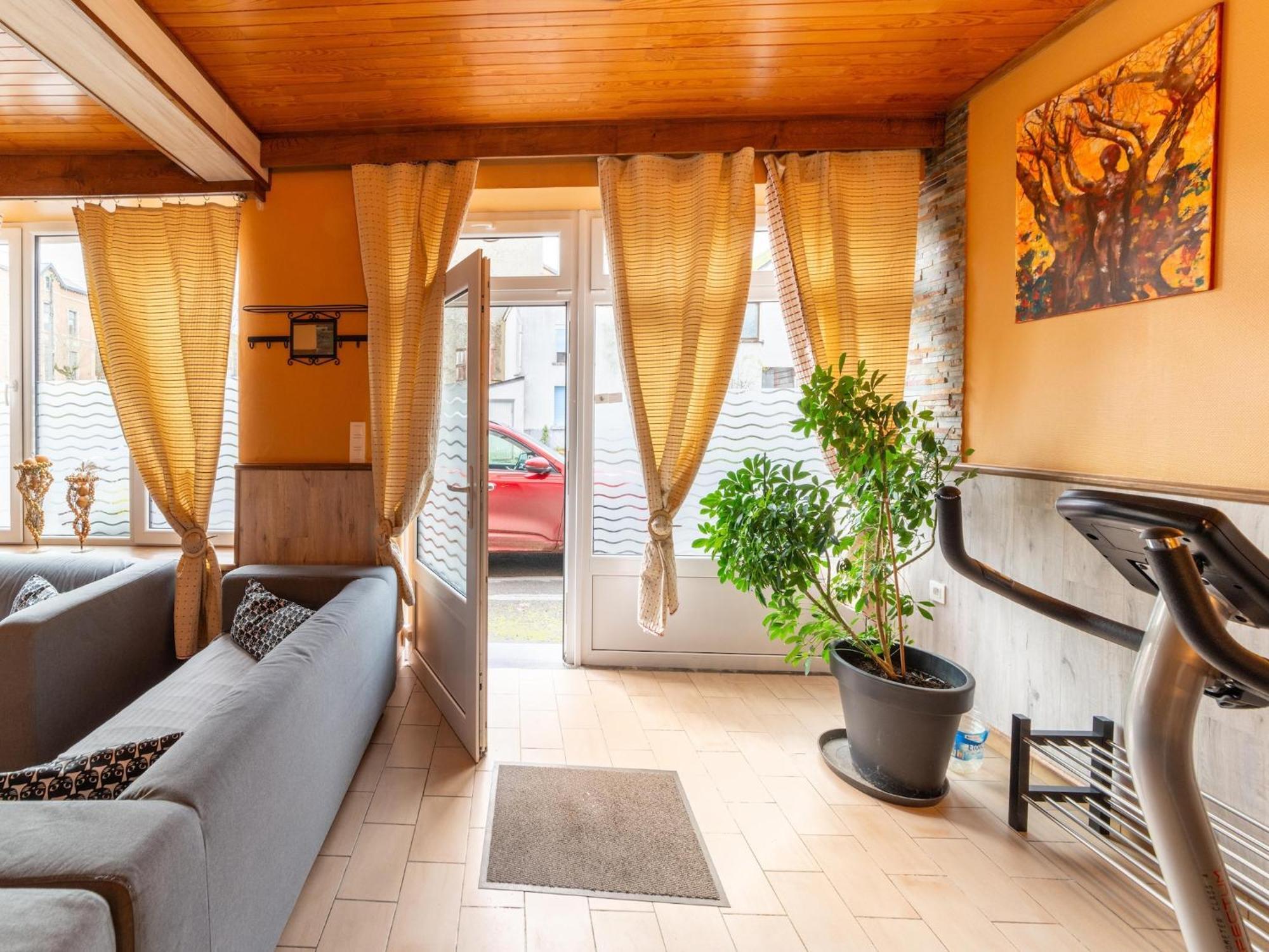 Holiday Home With Bubble Bath Florenville Exterior foto