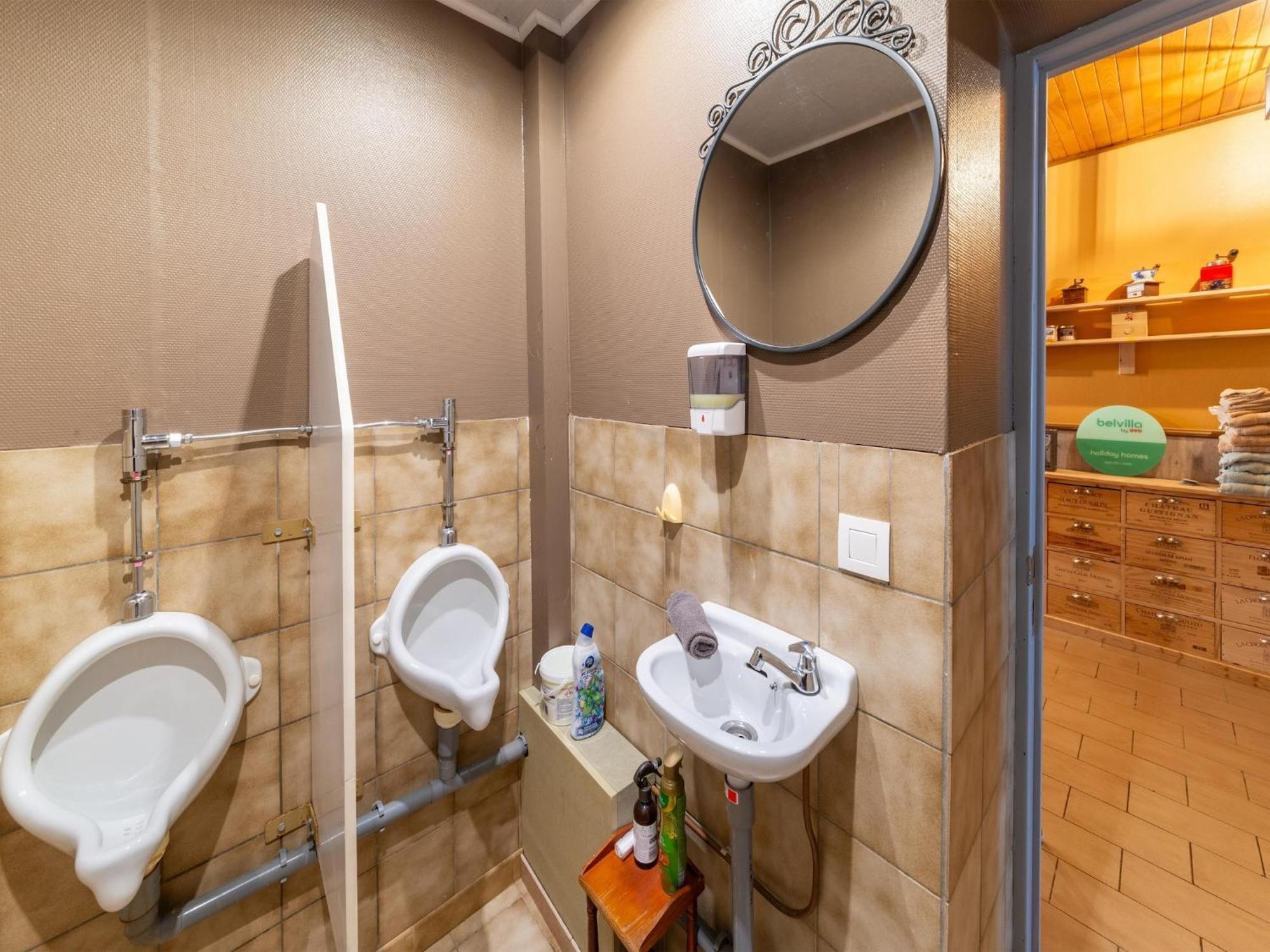 Holiday Home With Bubble Bath Florenville Exterior foto