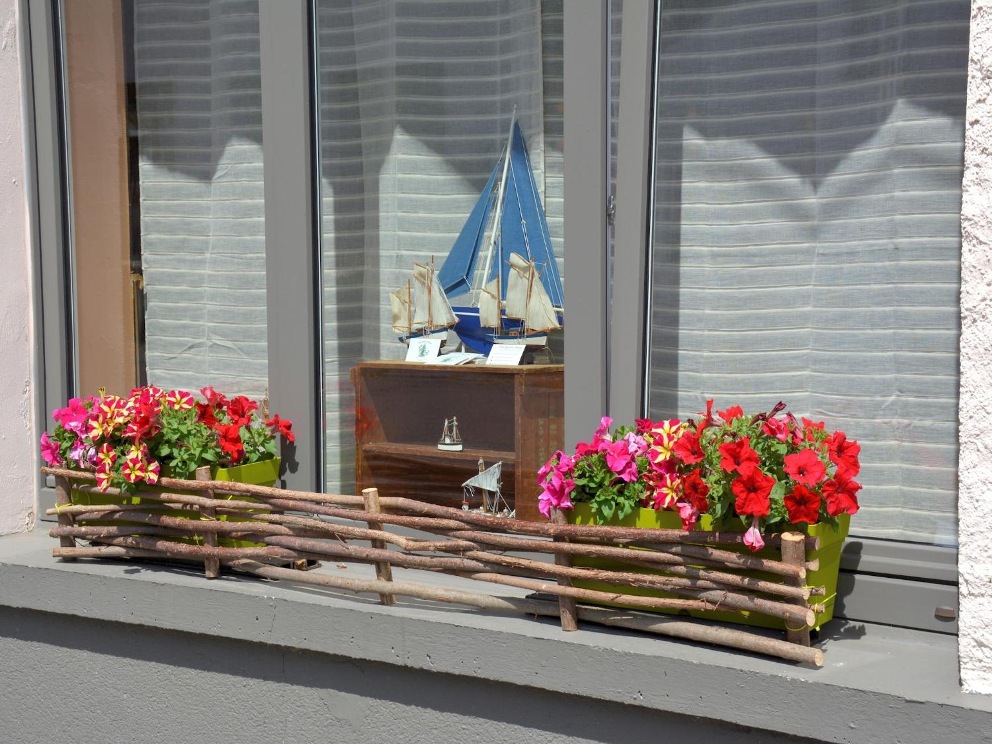 Holiday Home With Bubble Bath Florenville Exterior foto